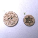 画像: 木製のボタン飾り２[1個]